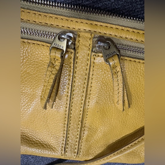 Fossil Elise Pebbled Leather Crossbody - Picture 7 of 7